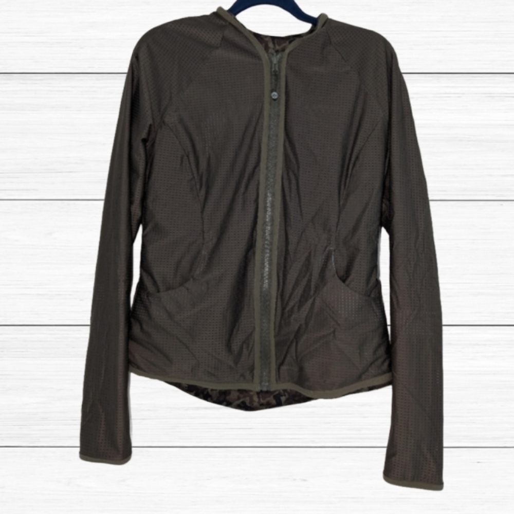 Lululemon | Find Your Bliss | Reversible Jacket | Green Camo | Size 10